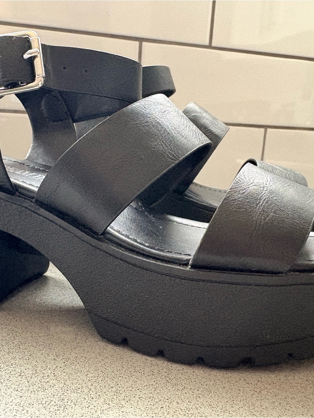 Chunky Black Platform Strappy Sandals - dream pairs